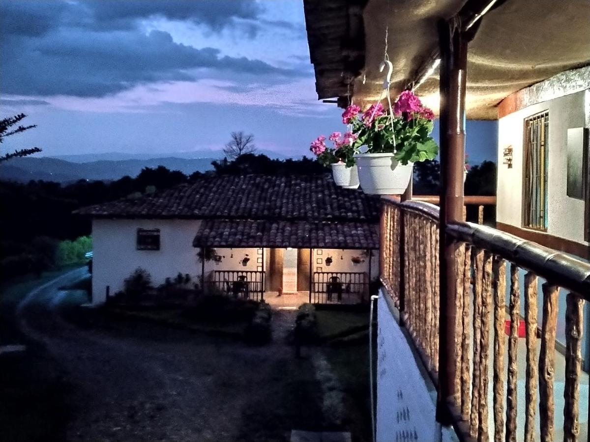 Villa Hacienda Cafetera La Gaviota Chinchiná Exterior foto
